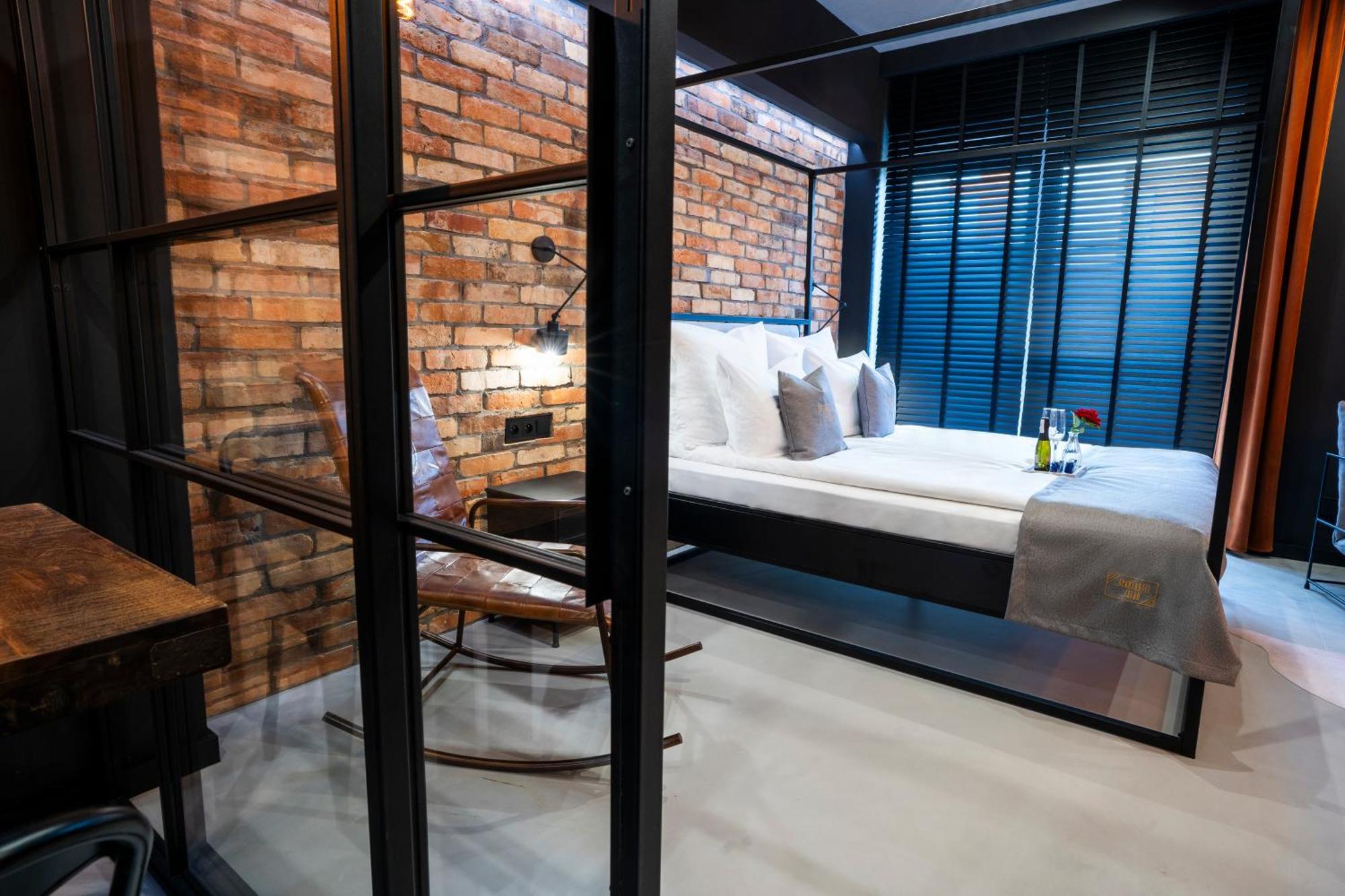 Aparthotel Zator Industrial 58 Jacuzzi Ngoại thất bức ảnh